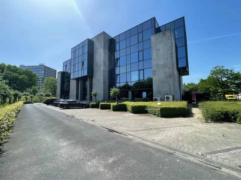 Kantoorruimte te huur Zwijnaarde 738m2 Nabij E40