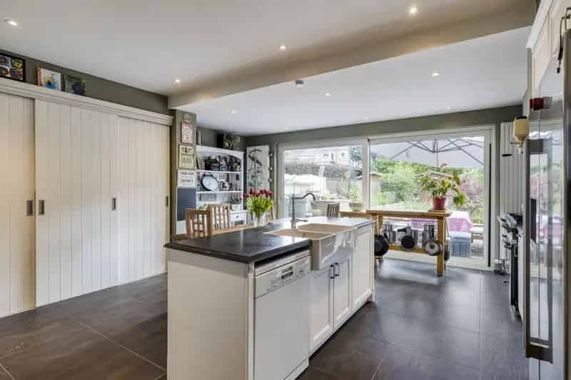 Huis te huur Strombeek-Bever: Ruime 2-gevelwoning met tuin
