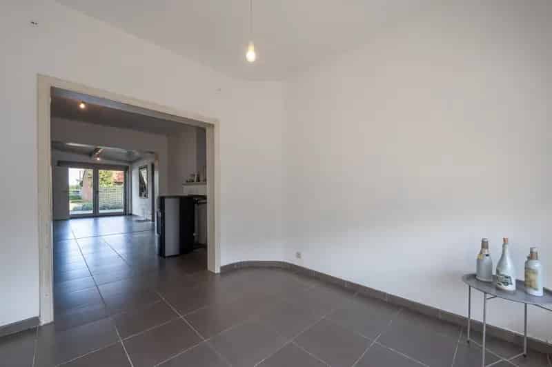 Charmante, centraal gelegen woning te Oedelem.