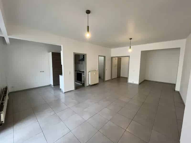 Een ruim éénslaapkamerappartement gelegen op een uitstekende locatie nabij het Centraal Station.
