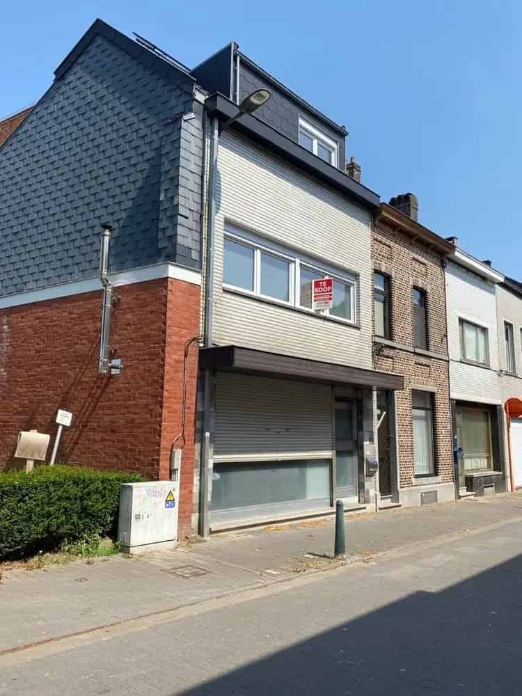 🏡 Centraal gelegen woning met 3 slaapkamers en terras