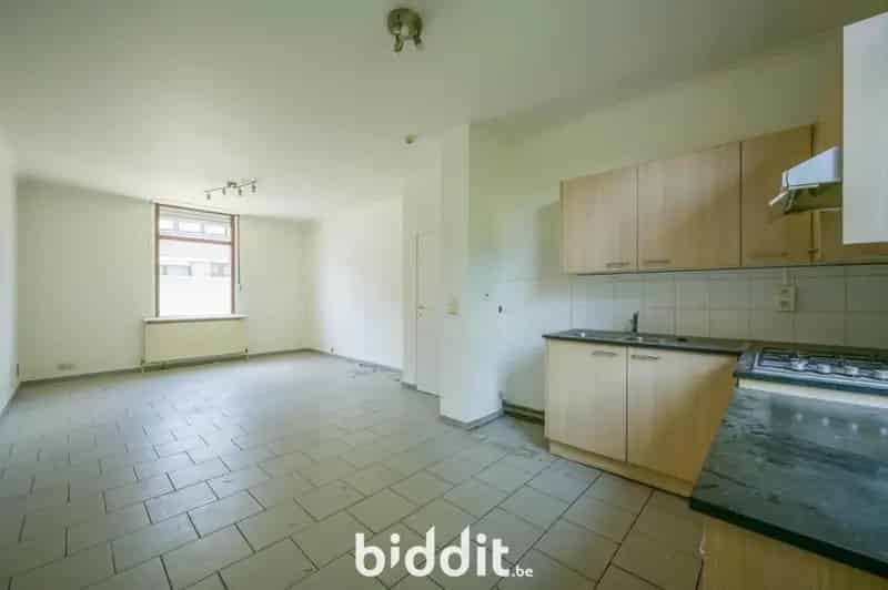 OP TE FRISSEN WONING
