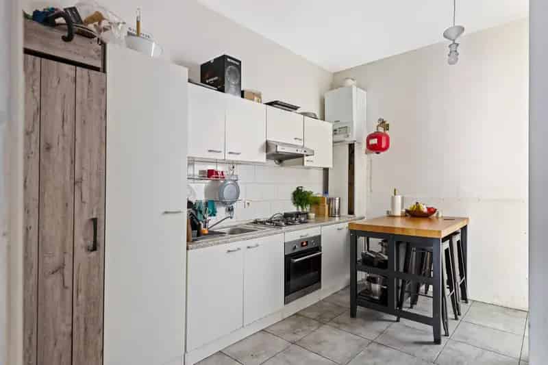 Opbrengsteigendom met 3 geacht vergunde 1- slpk appartementen