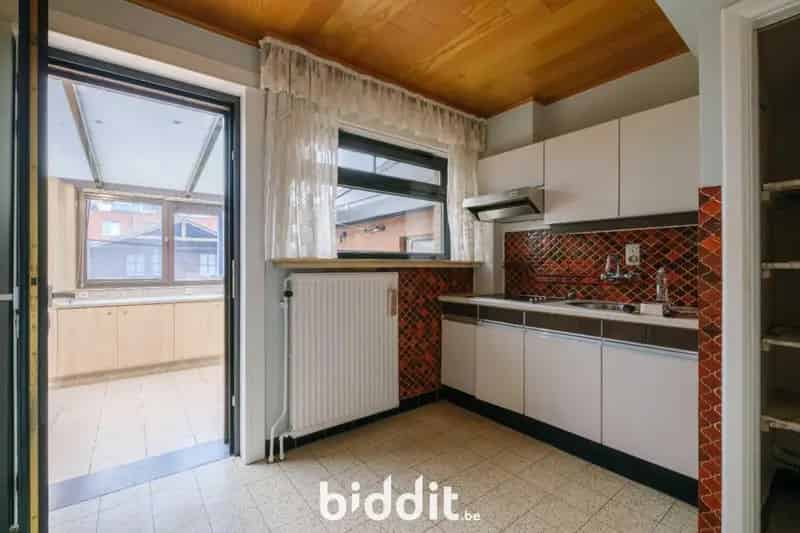 TE RENOVEREN WONING MET TUIN
