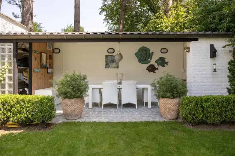 Een moderne villa met 4 ruime SLKS  nabij het centrum van Heide- Kalmthout.
