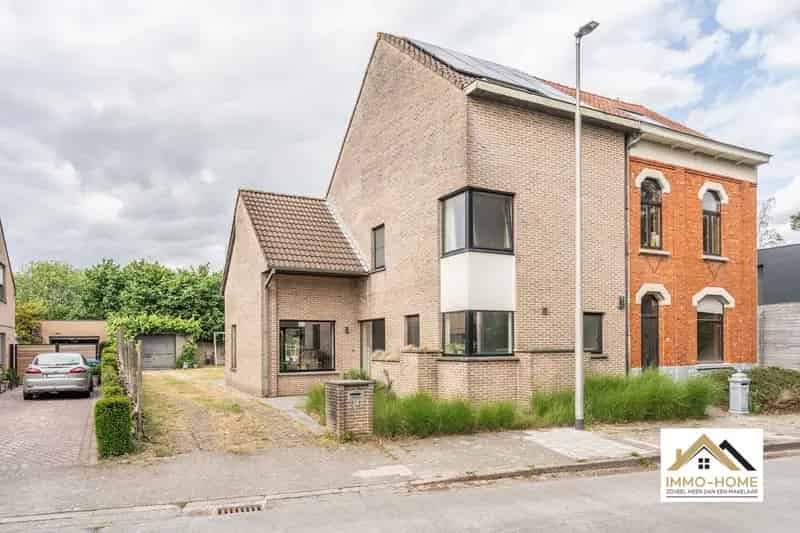 Instapklare Halfopen Bebouwing Groene Omgeving