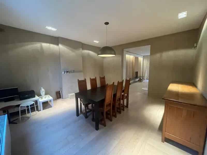 Grote Gerenoveerde Huis te Huur Nabij E40