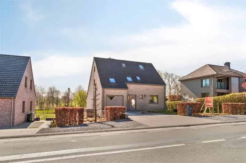 Instapklare mooi gelegen woning in deelgemeente Bevere