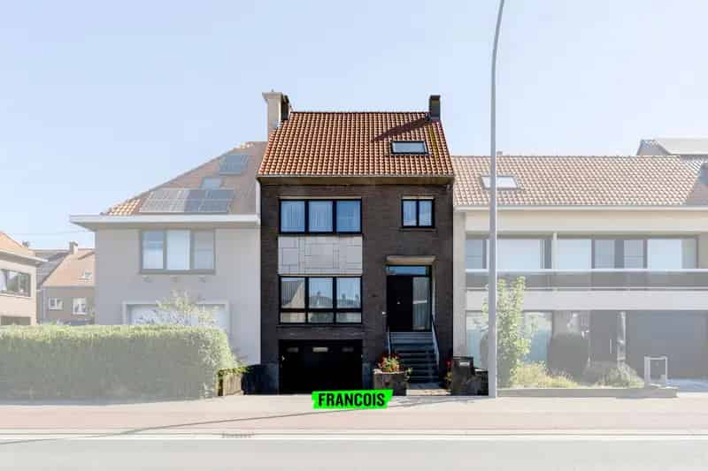 Bel-etage woning met zonnige tuin in Stene, Oostende