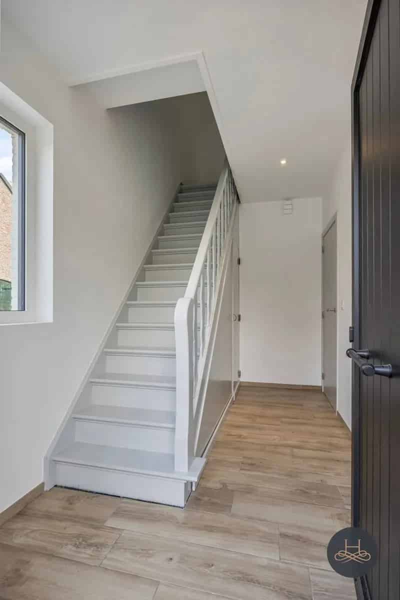 Totaal gerenoveerde woning met grote tuin