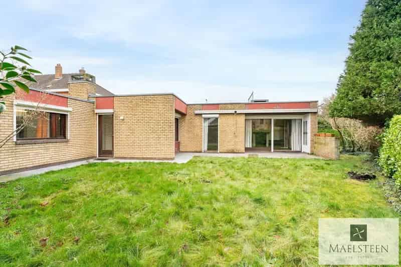 Op te frissen woning aan de rand van Brugge