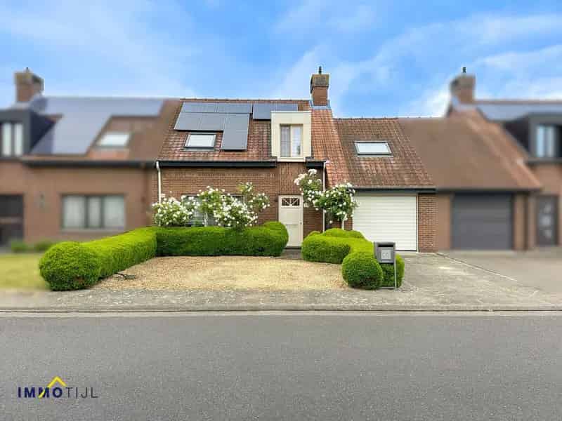 Instapklare woning met 3 slk, tuin, garage en zicht op de velden!