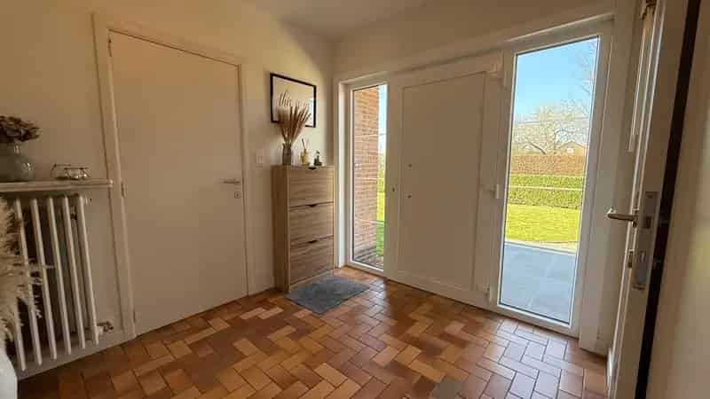 Recent gerenoveerde woning op perceel van 750m² te huur in Zulte!