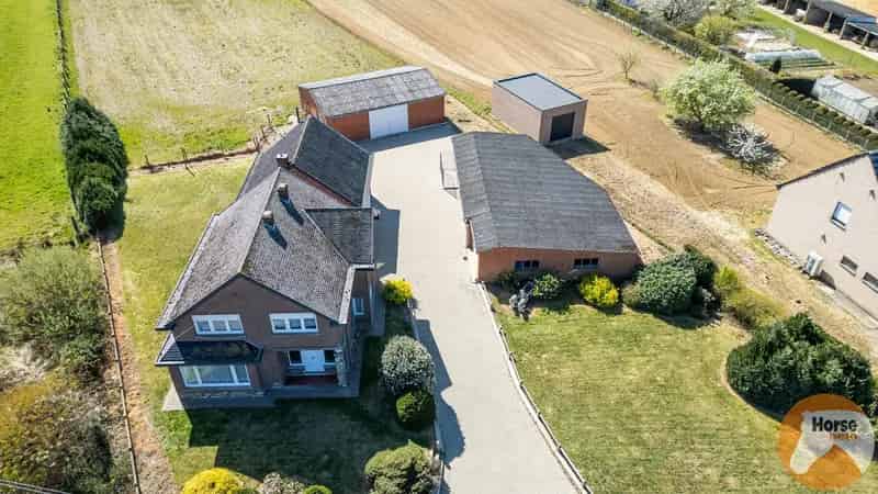 AARSCHOT - Ruime woning met bijgebouwen op 99a80ca