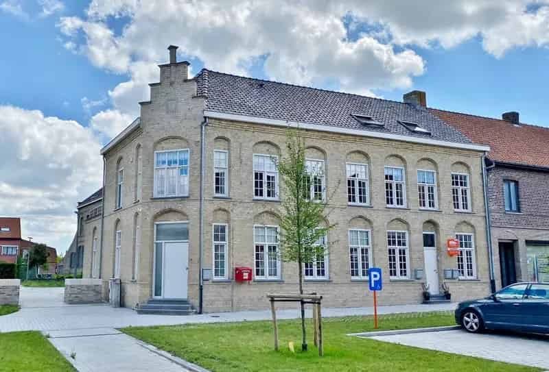 Gelijkvloers Appartement met Tuin te Huur