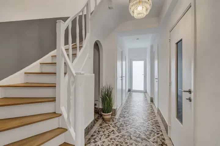Instapklare woning te koop in Anderlecht!
