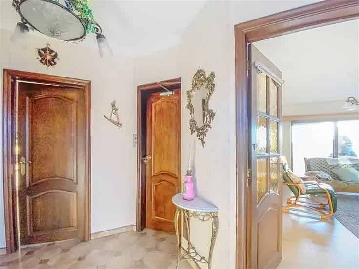 Huis Te Koop Landelijke Villa Te Moderniseren