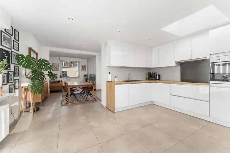 Instapklare woning met 2 slaapkamers op centrale ligging te Zwevezele!