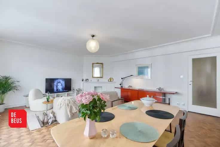 Appartement 112m2 Oostende Zeezicht Vernieuwd 2 slaapkamers