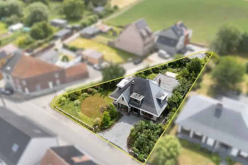 Aangename woning met 4slpk, tuin + garage