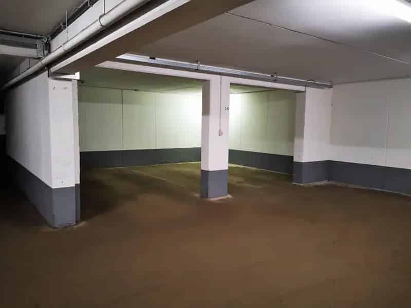 Ondergrondse parkeerplaats aan het Ladeuzeplein