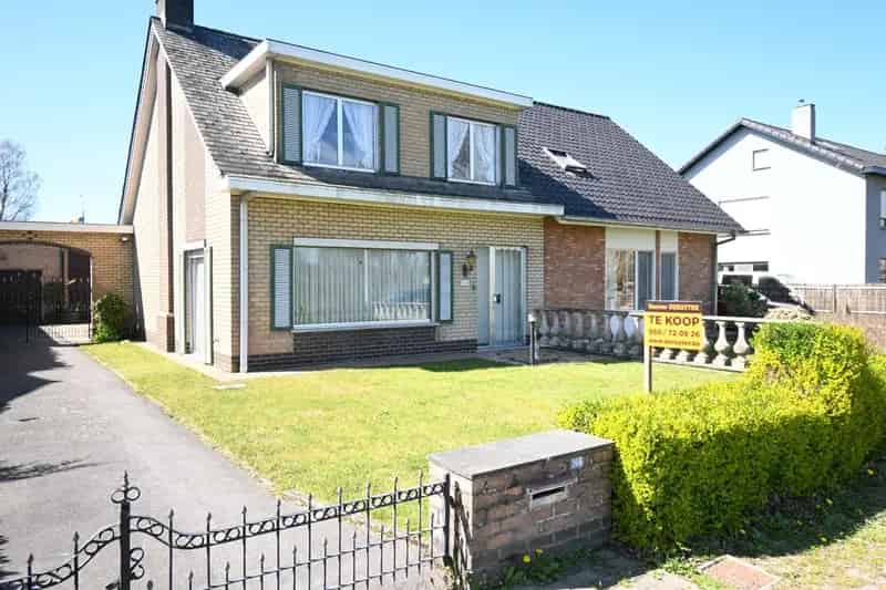 Huis te huur Eeklo: Halfopen bebouwing met garage en tuin