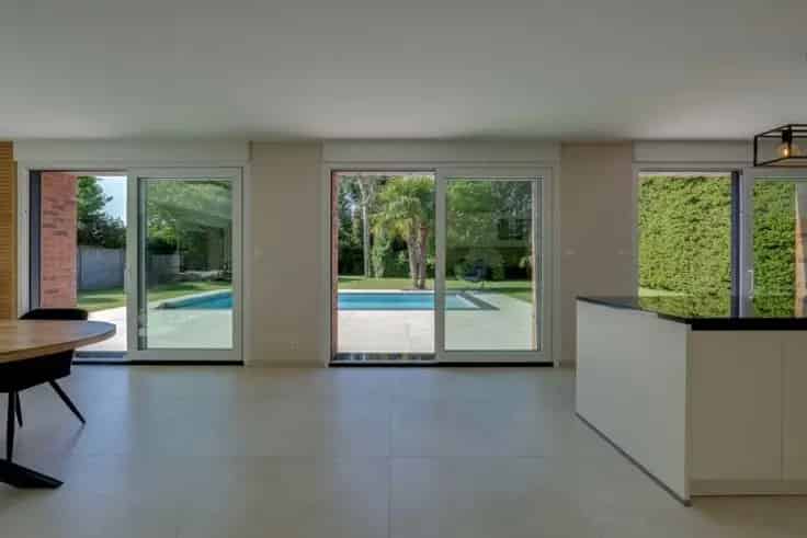 Villa met Zwembad te Estaimpuis