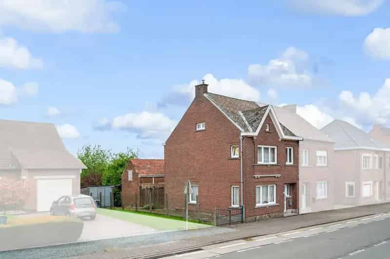 Halfopen bebouwing met tuin