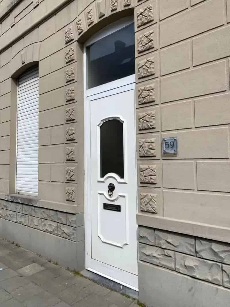 Ruime hoekwoning TE KOOP nabij het centrum van Waregem.
