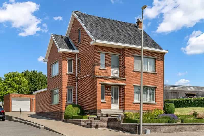 Vrijstaande woning met garage op 8a11ca te Mal