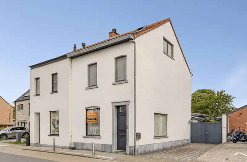 Woning met 4 slaapkamers en tuin op uitstekende ligging