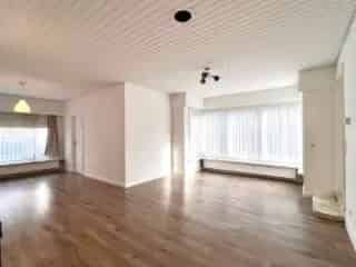 Huis te koop Moen 3 slaapkamers 13 garages hoge rendement