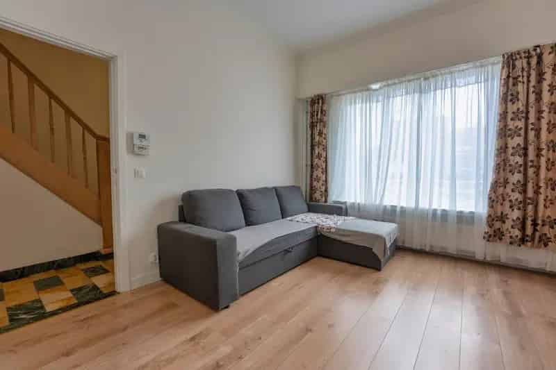 Ruime, instapklare HOB met 3 slpk., garage en tuin