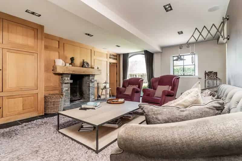 Authentieke hoeve met 4 slpks, poolhouse en zwembad