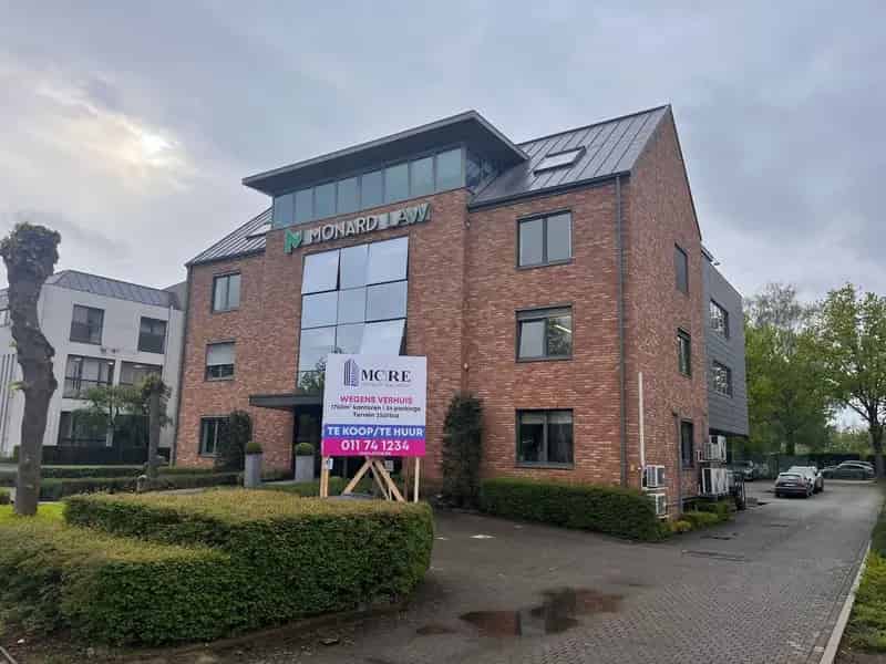 kantoorgebouw met 54P