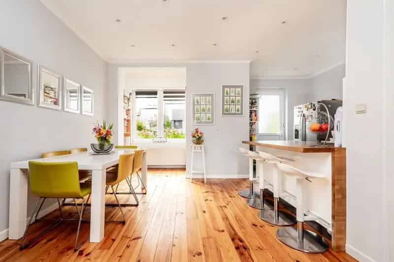 MOOIE INSTAPKLARE WONING MET STADSTUIN