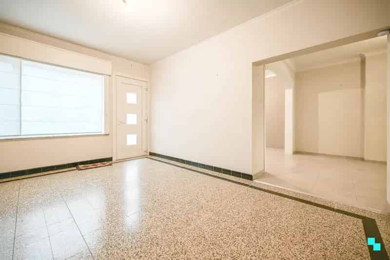 Riante woonst met 5 slaapkamers en uitweg