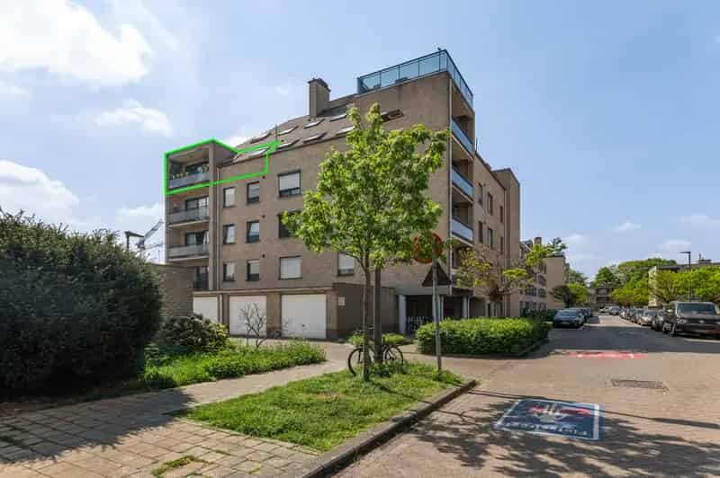 Appartement te koop Deurne-Zuid 2 slaapkamers terras garage