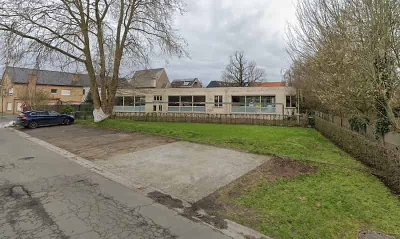 Grond te huur Bellem: Oude school met karakter