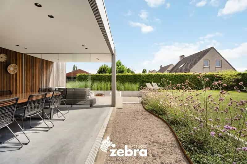 Instapklare villa met EPC-B & poolhouse te Oostrozebeke!
