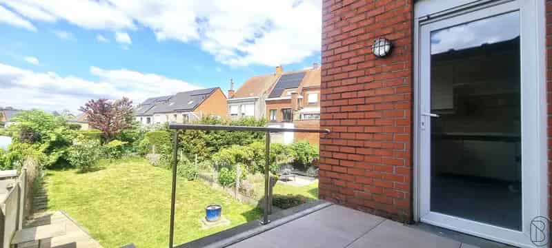 Bel-etage te huur met garage en tuin