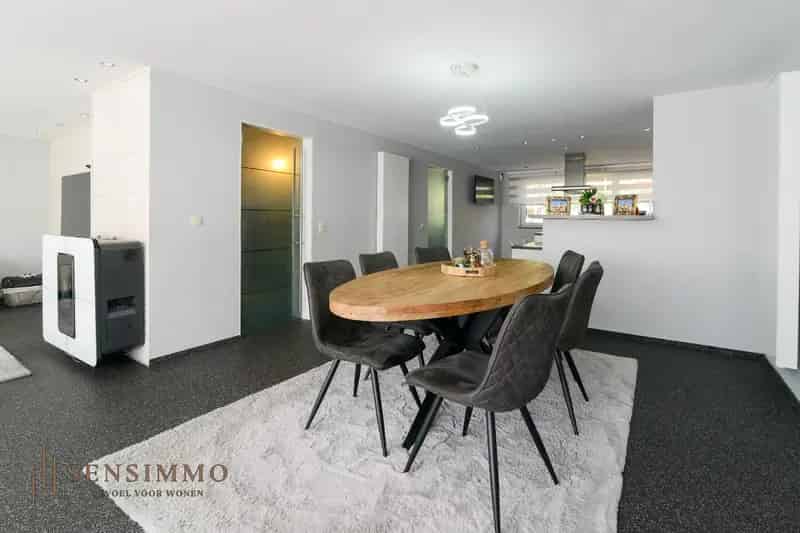 Prachtig gelegen energiezuinig en instapklare woning!