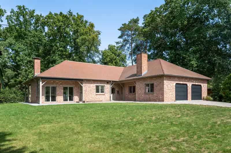 Exclusief gerenoveerde villa met prachtige tuin en EPC B