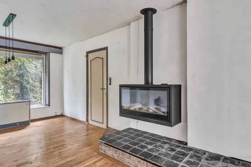 Renovatiewoning met vernieuwd dak en ramen in Lochristi