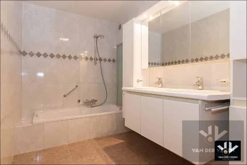 Ruim Appartement te Huur Kortessem Centrum Tuin Terras 2 slaapkamers