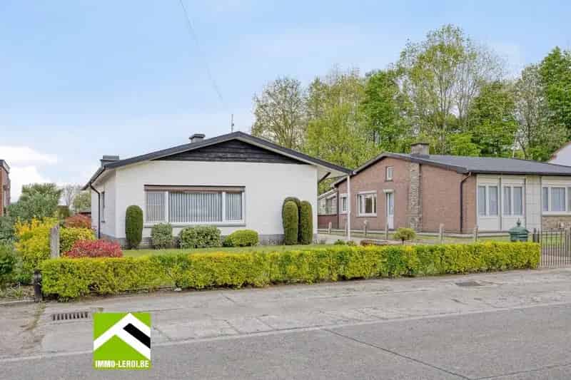 Ruime gelijkvloerse woning met zeer grote garage en leuke tuin te Tongeren