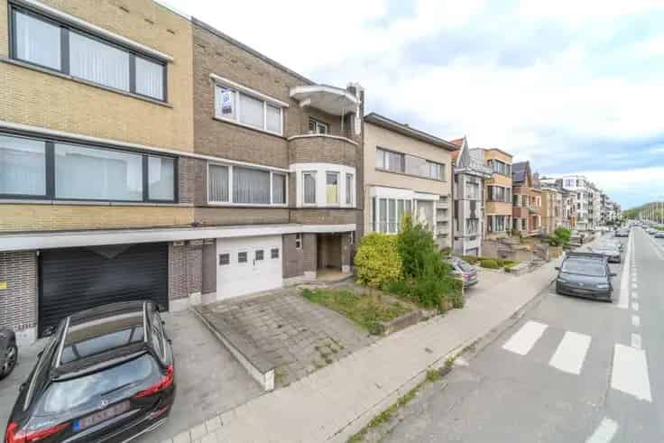 Huis Te Koop Aalst: Karaktervolle Burgerwoning te Renoveren
