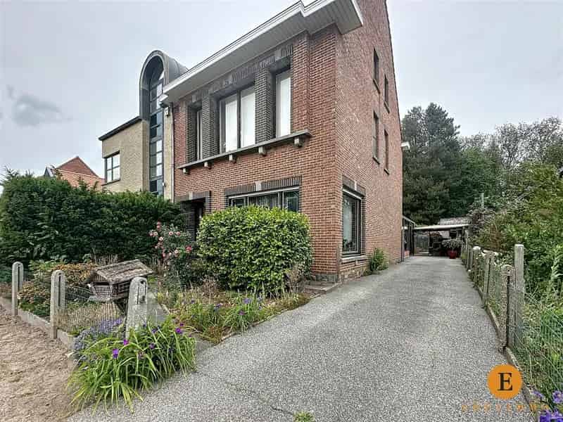 Huis te huur Stekene: Renovatieproject met 3 slaapkamers