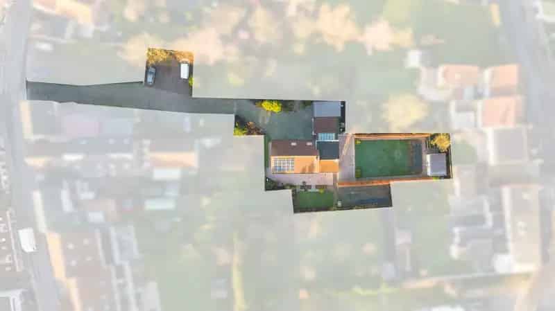 Ruime, goed onderhouden open bebouwing op gunstige locatie