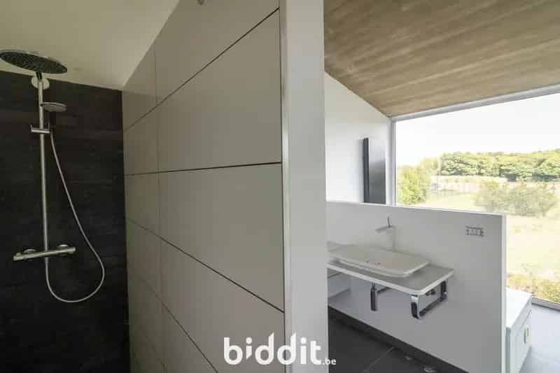 MODERNE SPLIT LEVEL WONING